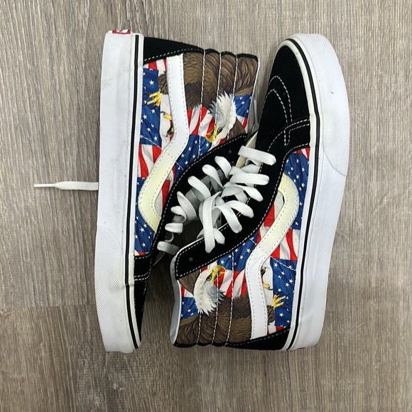 Vans Black and white with eagle and American flag design high tops - Picture 1 of 4